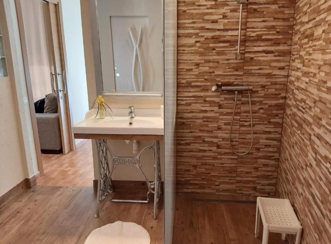 Comodo Apartamento Дельтебре Экстерьер фото